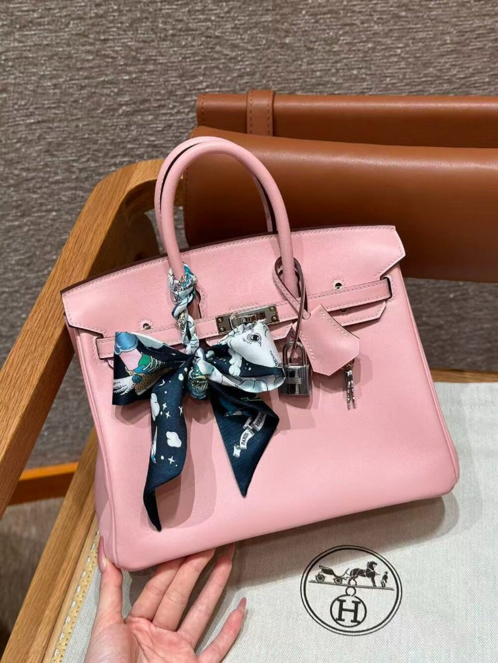 Classic Hermes Bag: A Stylish and Versatile Choice for Elegance